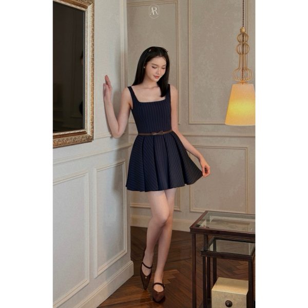 Váy xòe kẻ hai dây cổ vuông xếp ly Cyra Dress V152