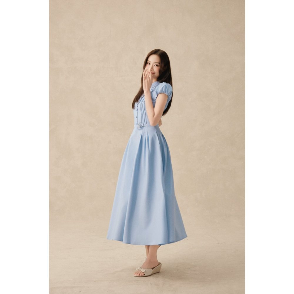 Váy xoè dáng dài cổ đức tay bo chun kèm belt hoa Viona Dress V159 – 2