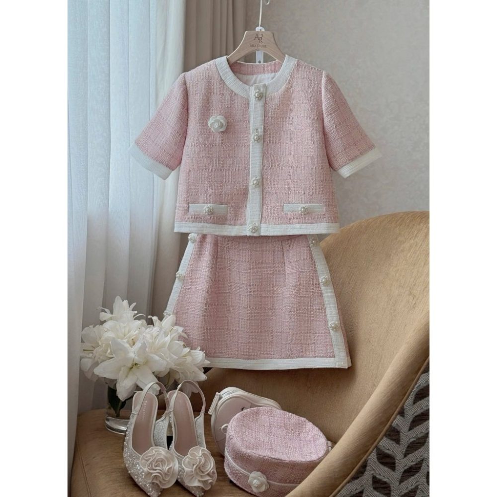 Set (có bán rời) Áo dạ tweed hồng dáng lửng Al153 và Chân váy xòe A đính viền Cv71 Mari Set – 2
