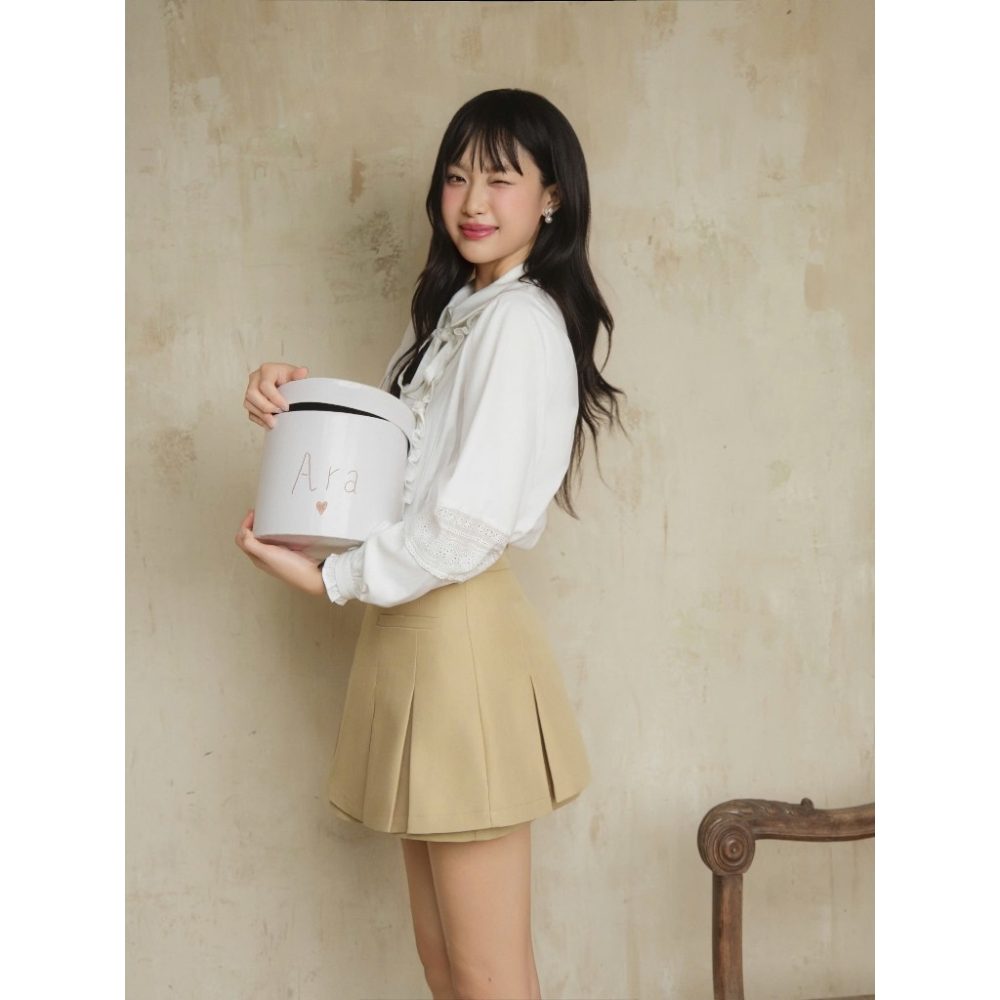 Áo sơ mi trắng tay phồng cổ sen bèo Aluna Top Al154 – 4